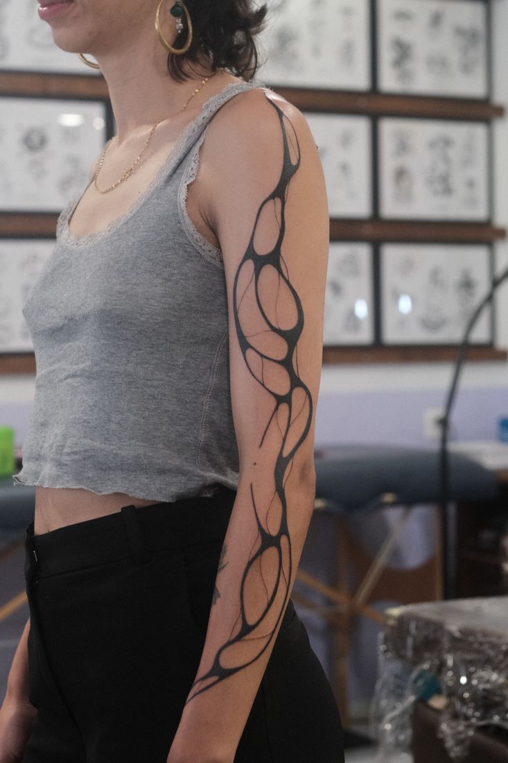 Fineline: Feine Botanik am Arm.